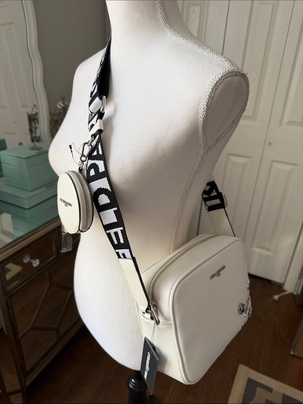Karl Lagerfeld White Pebbled Crossbody Shoulder Bag w/ Iconic Logo Strap & Pouch - Picture 12 of 13